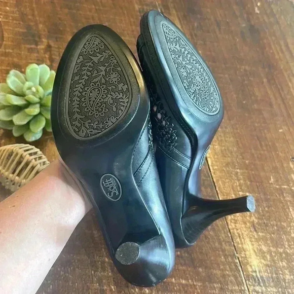 Sofft | Gillen Black Woven Leather Peep Toe Heels - Picture 6 of 7